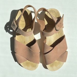 No. 6 clog sandals in blush suede 39